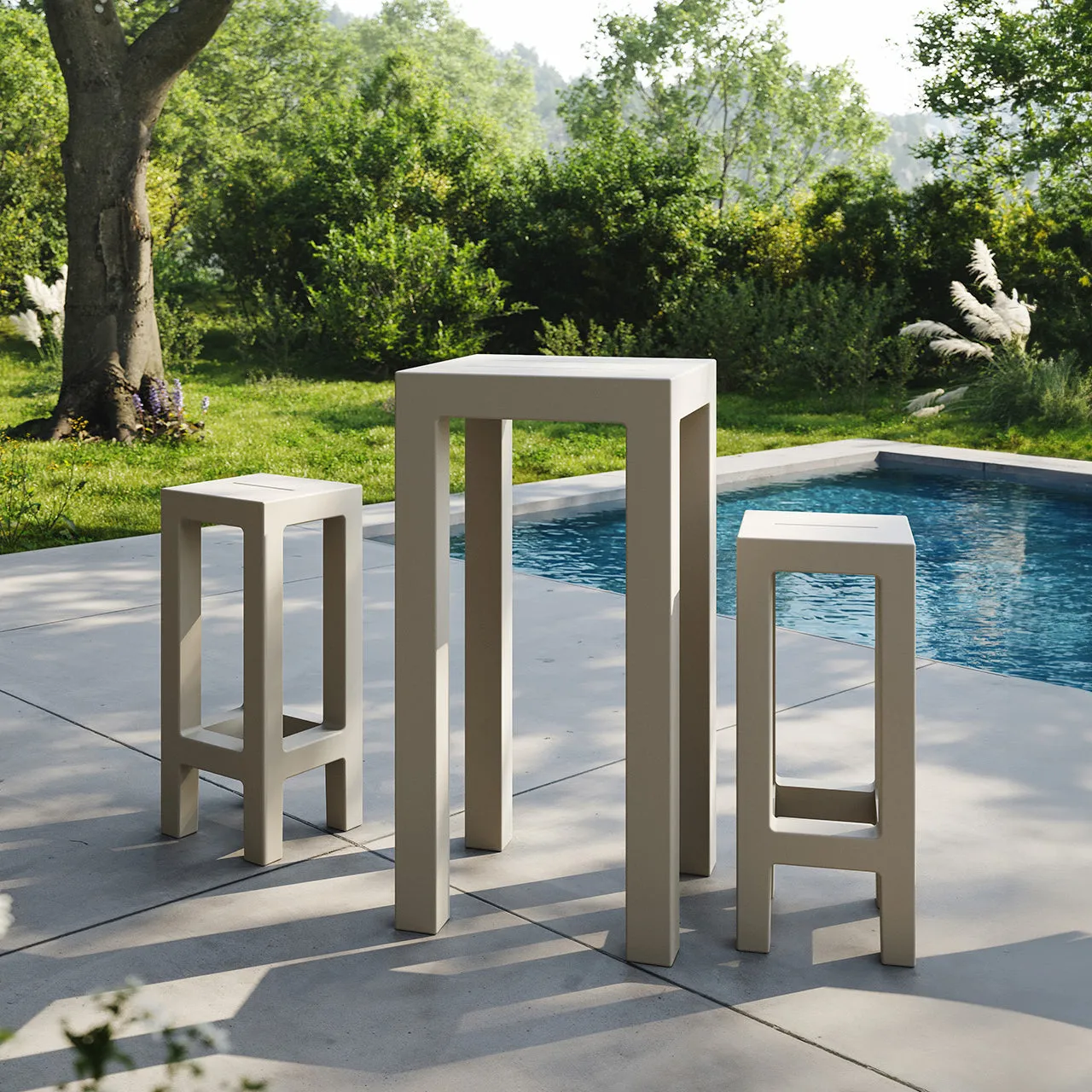 Jut Bar Stool