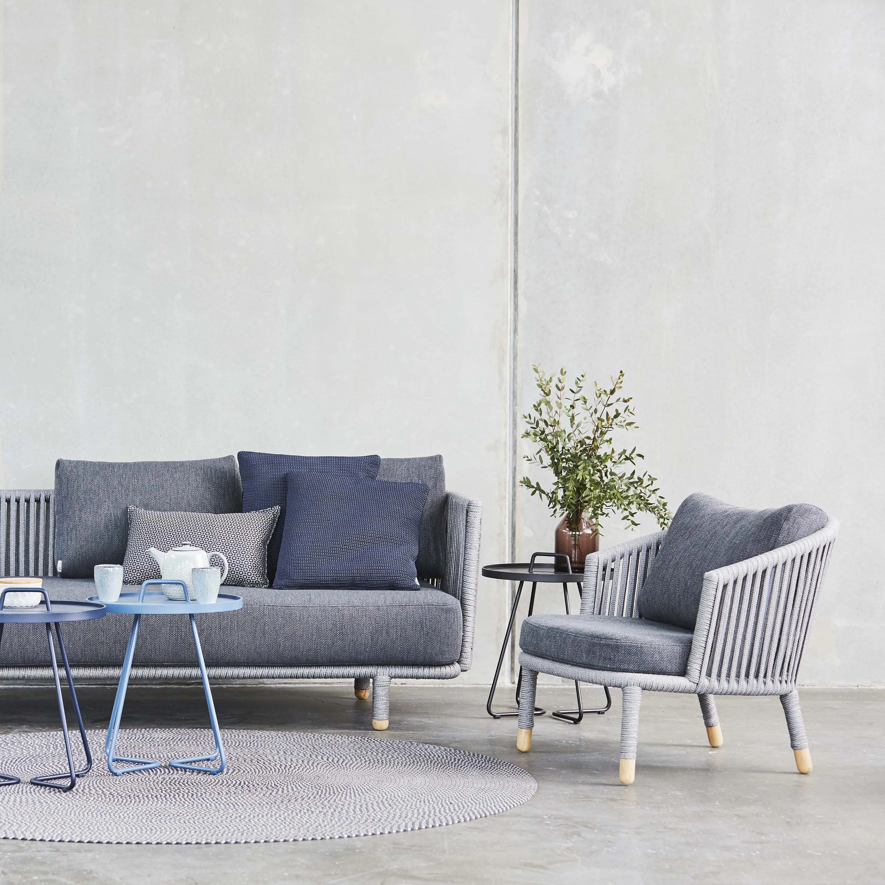 Moments Outdoor Lounge Chair