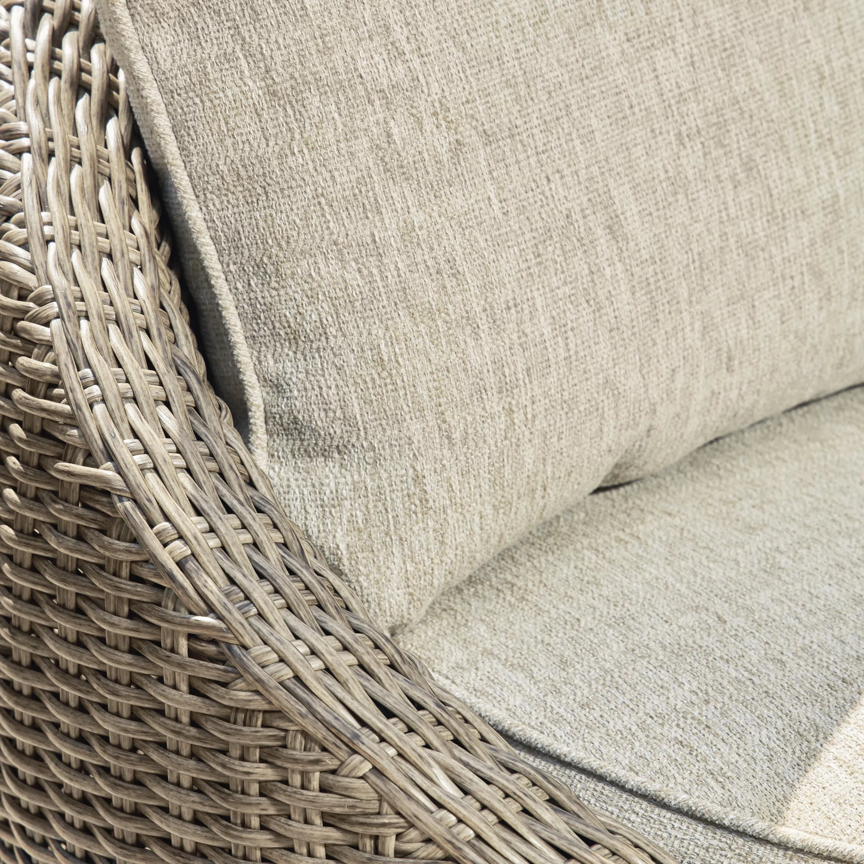 Signature Design by Ashley Danson P505-821 Swivel Lounge with Cushion